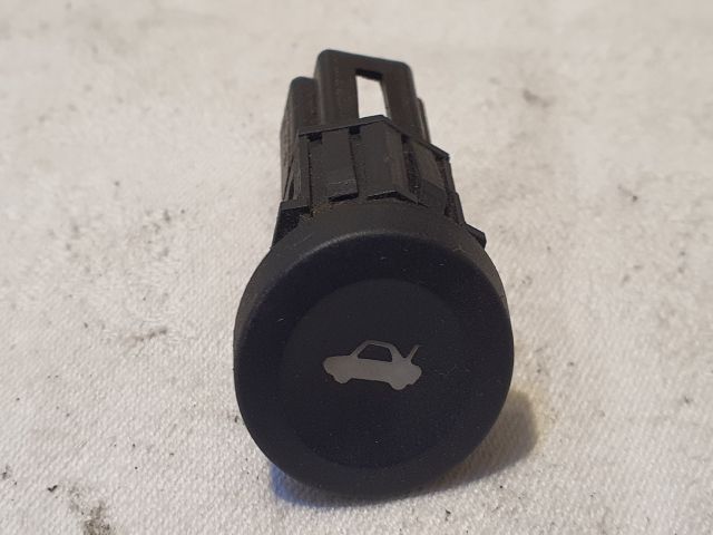 bontott FORD FIESTA V Csomagtérajtó Kapcsoló