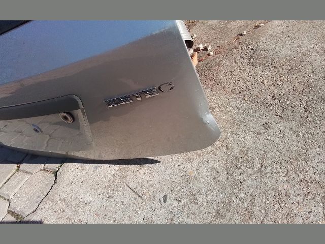 bontott FORD FIESTA V Csomagtérajtó (Részeivel)