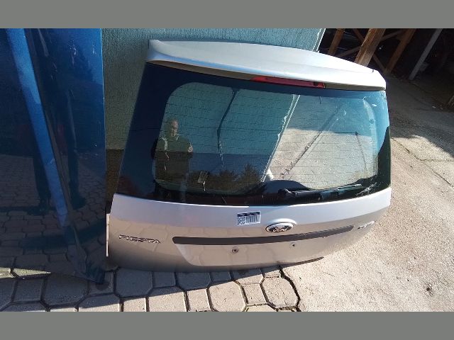 bontott FORD FIESTA V Csomagtérajtó (Részeivel)