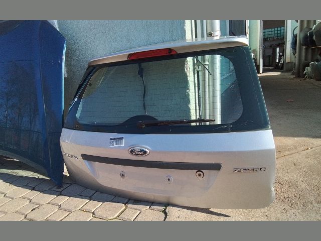 bontott FORD FIESTA V Csomagtérajtó (Részeivel)