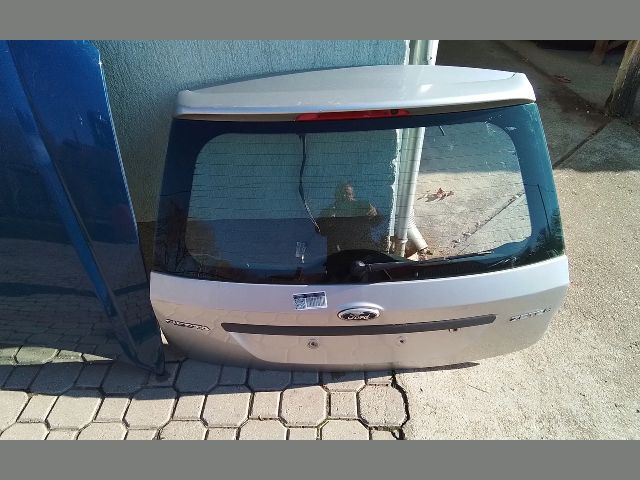 bontott FORD FIESTA V Csomagtérajtó (Részeivel)