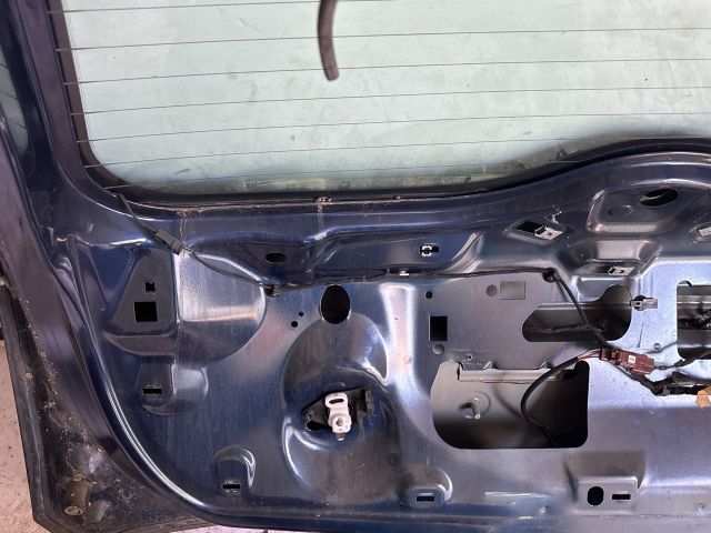 bontott FORD FIESTA V Csomagtérajtó (Üres lemez)