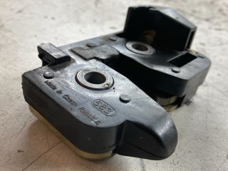 bontott FORD FIESTA V Csomagtérajtó Zárszerkezet