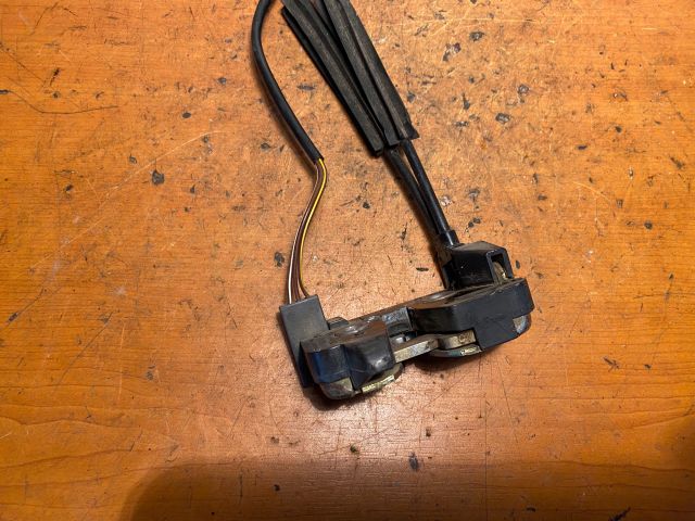 bontott FORD FIESTA V Csomagtérajtó Zárszerkezet