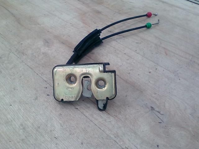 bontott FORD FIESTA V Csomagtérajtó Zárszerkezet