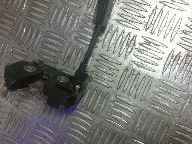 bontott FORD FIESTA V Csomagtérajtó Zárszerkezet