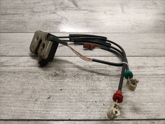 bontott FORD FIESTA V Csomagtérajtó Zárszerkezet