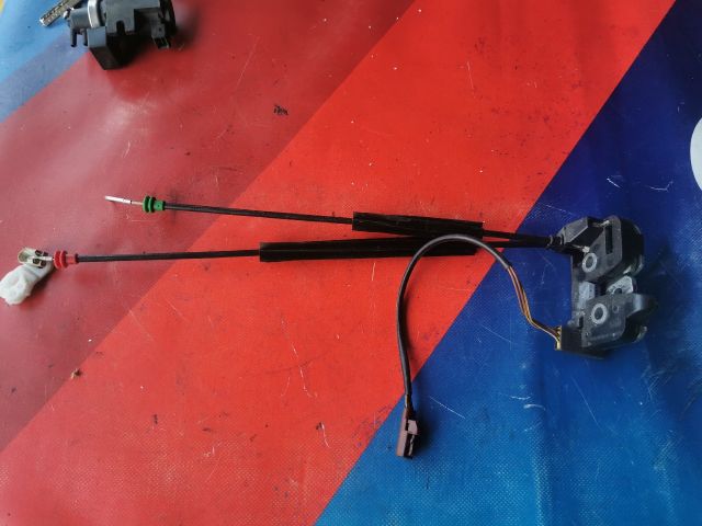 bontott FORD FIESTA V Csomagtérajtó Zárszerkezet