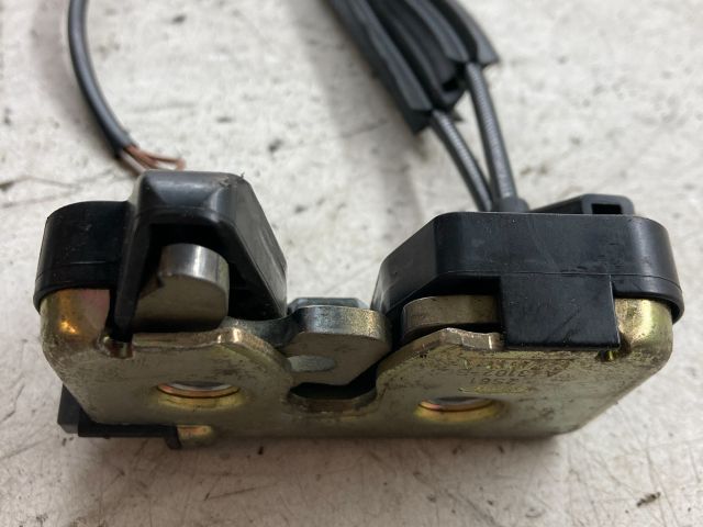 bontott FORD FIESTA V Csomagtérajtó Zárszerkezet