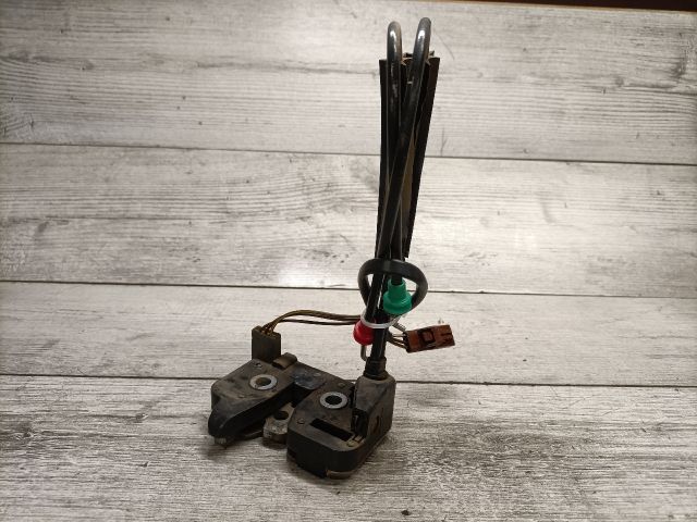 bontott FORD FIESTA V Csomagtérajtó Zárszerkezet