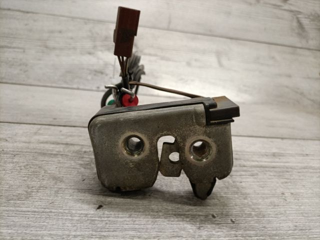 bontott FORD FIESTA V Csomagtérajtó Zárszerkezet