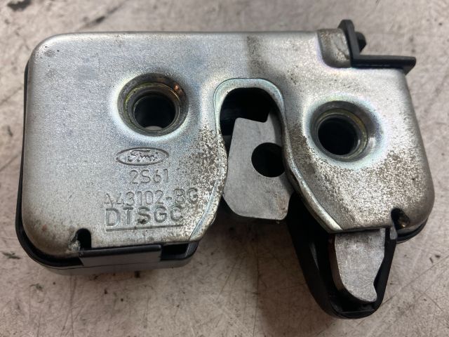 bontott FORD FIESTA V Csomagtérajtó Zárszerkezet