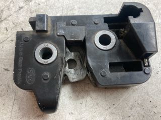 bontott FORD FIESTA V Csomagtérajtó Zárszerkezet