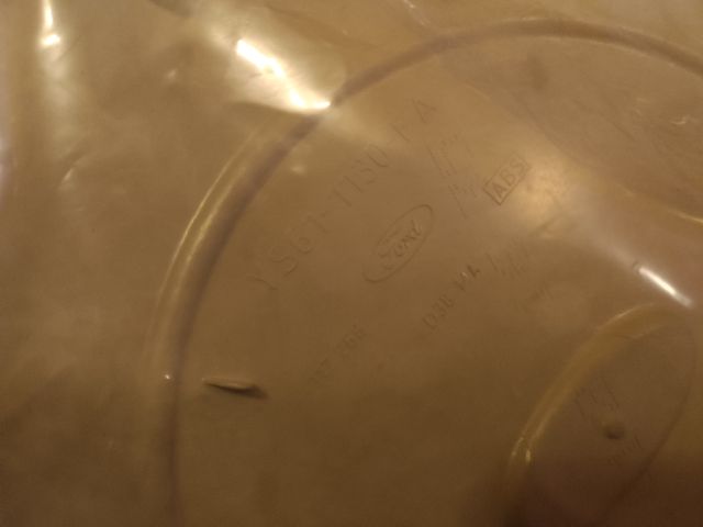 bontott FORD FIESTA V Dísztárcsa (1 db)