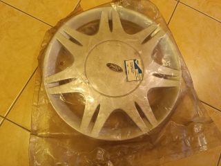 bontott FORD FIESTA V Dísztárcsa (1 db)