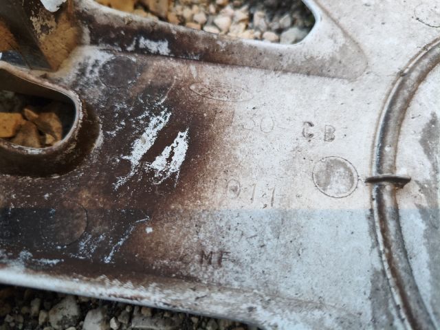 bontott FORD FIESTA V Dísztárcsa (1 db)