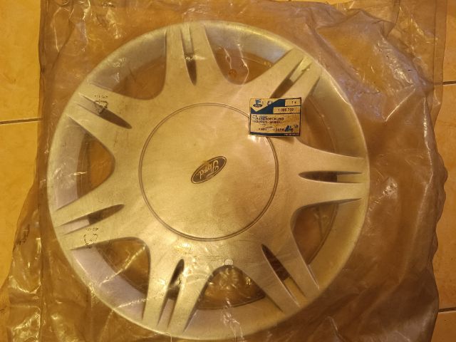 bontott FORD FIESTA V Dísztárcsa (1 db)