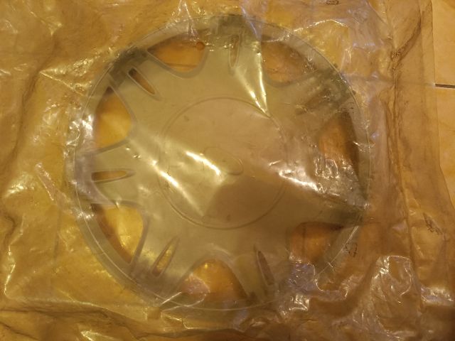 bontott FORD FIESTA V Dísztárcsa (1 db)