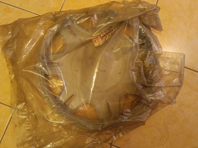 bontott FORD FIESTA V Dísztárcsa (1 db)