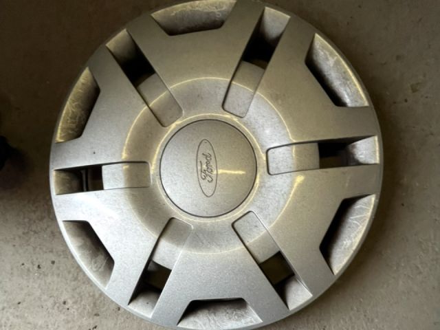 bontott FORD FIESTA V Dísztárcsa Pár