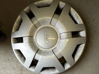 bontott FORD FIESTA V Dísztárcsa Pár