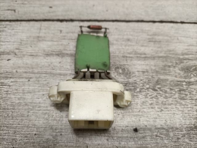 bontott FORD FIESTA V Előtét Ellenállás Fűtőmotor