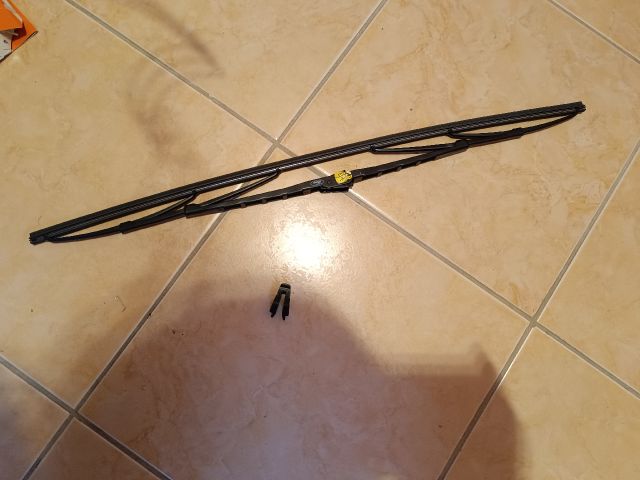 bontott FORD FIESTA V Első Ablaktörlő Lapát Pár