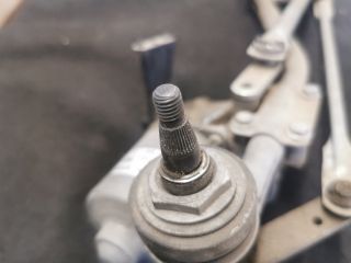 bontott FORD FIESTA V Első Ablaktörlő Szerkezet Motorral