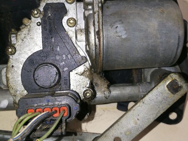 bontott FORD FIESTA V Első Ablaktörlő Szerkezet Motorral