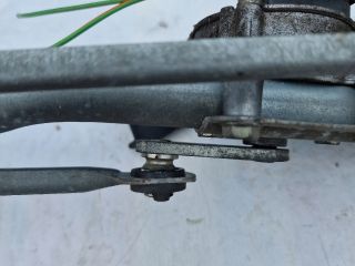 bontott FORD FIESTA V Első Ablaktörlő Szerkezet Motorral