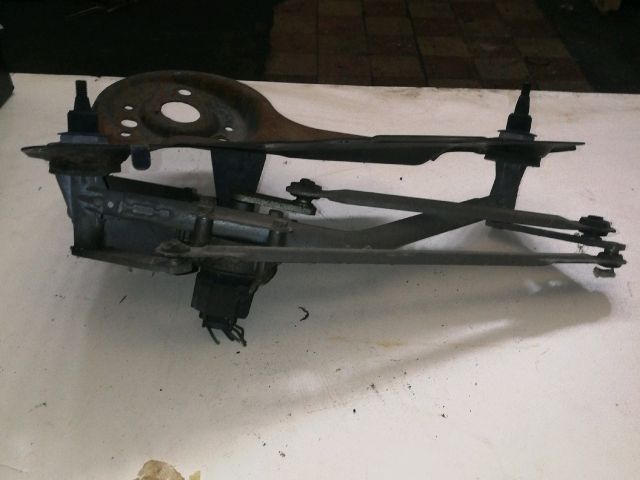 bontott FORD FIESTA V Első Ablaktörlő Szerkezet Motorral