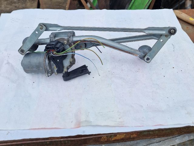 bontott FORD FIESTA V Első Ablaktörlő Szerkezet Motorral