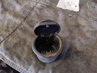 bontott FORD FIESTA V Első Hamutartó