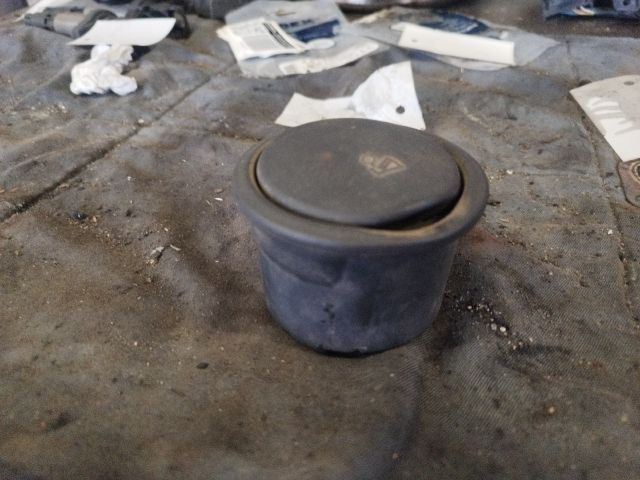 bontott FORD FIESTA V Első Hamutartó