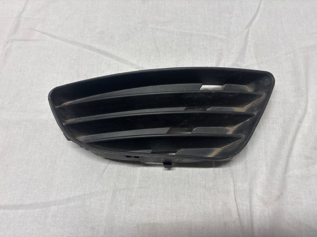 bontott FORD FIESTA V Első Lökhárító Jobb Díszrács