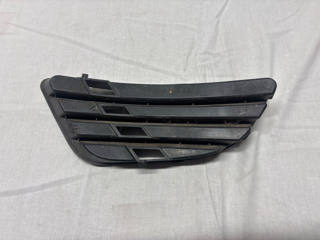 bontott FORD FIESTA V Első Lökhárító Jobb Díszrács