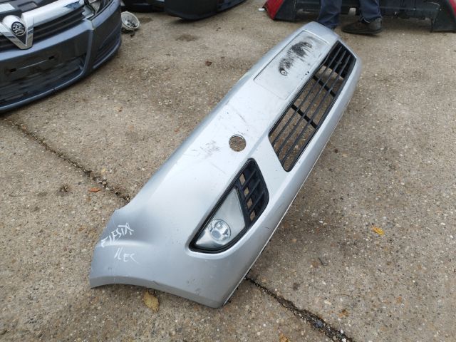 bontott FORD FIESTA V Első Lökhárító (Részeivel)