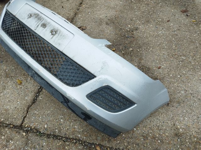 bontott FORD FIESTA V Első Lökhárító (Részeivel)