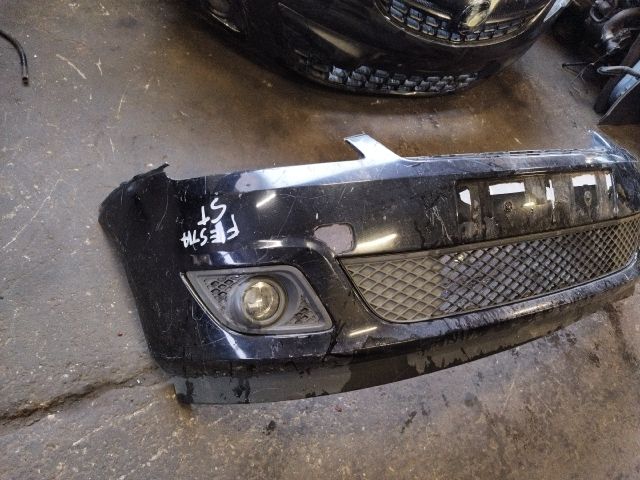 bontott FORD FIESTA V Első Lökhárító (Részeivel)