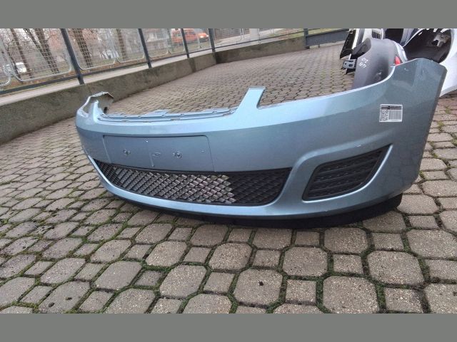 bontott FORD FIESTA V Első Lökhárító (Részeivel)