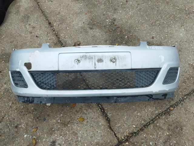 bontott FORD FIESTA V Első Lökhárító (Részeivel)
