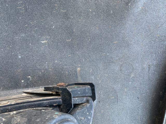 bontott FORD FIESTA V Első Lökhárító (Részeivel)