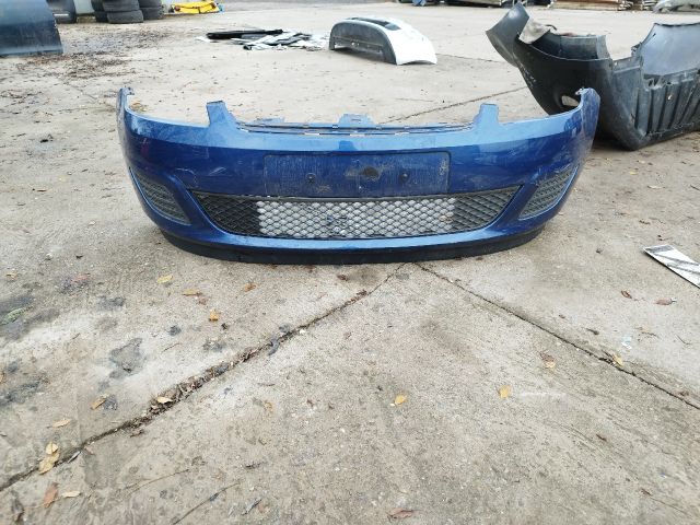 bontott FORD FIESTA V Első Lökhárító (Részeivel)