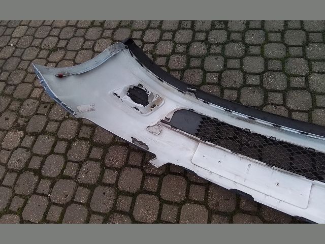 bontott FORD FIESTA V Első Lökhárító (Részeivel)