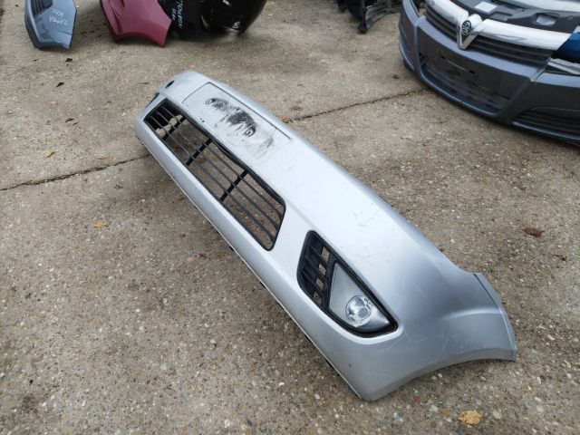 bontott FORD FIESTA V Első Lökhárító (Részeivel)