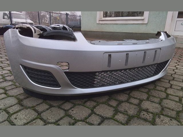 bontott FORD FIESTA V Első Lökhárító (Részeivel)