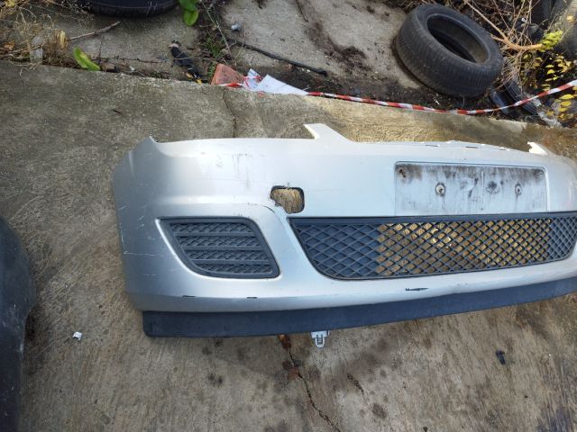 bontott FORD FIESTA V Első Lökhárító (Részeivel)