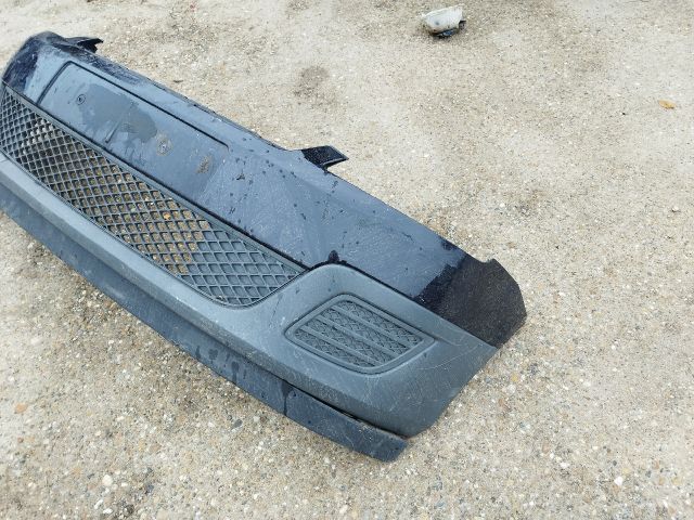 bontott FORD FIESTA V Első Lökhárító (Részeivel)