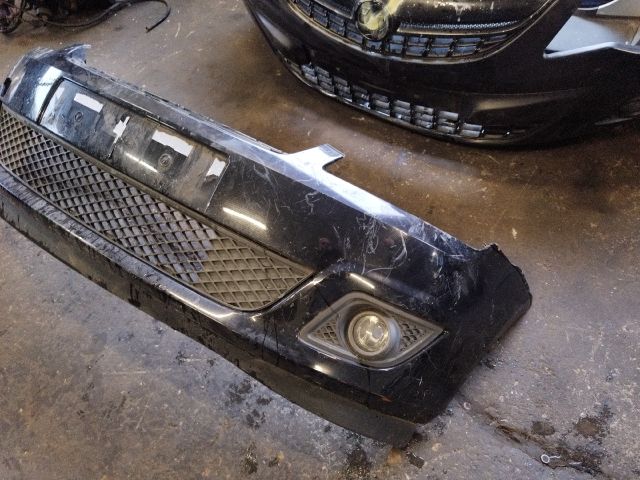 bontott FORD FIESTA V Első Lökhárító (Részeivel)