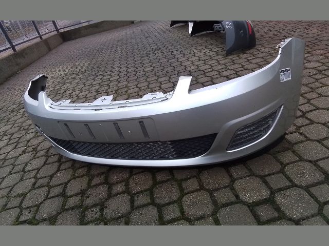 bontott FORD FIESTA V Első Lökhárító (Részeivel)